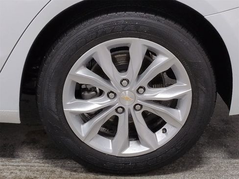 Used 2023 Chevrolet Malibu LT image 14