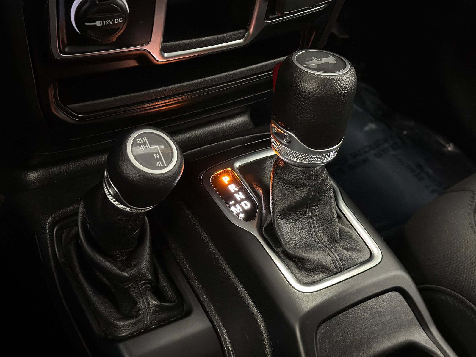 Used 2022 Jeep Wrangler Sport AWD/4WD image 25