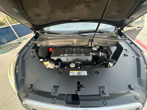 Used 2016 GMC Acadia SLE image 37