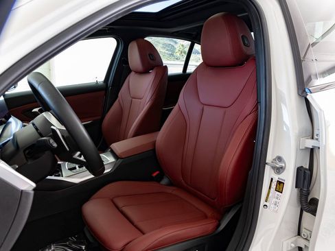 Certified 2025 BMW 330i Sedan w/ M Sport Package image 18