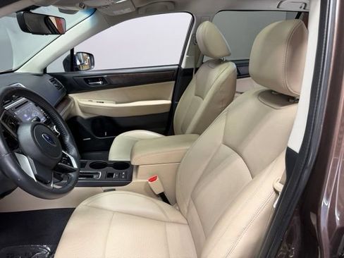 Used 2019 Subaru Outback 3.6R Limited AWD/4WD image 16