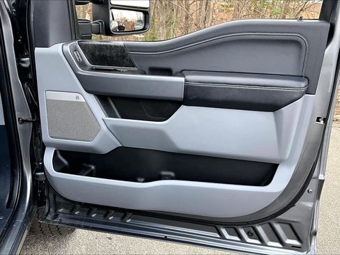 Used 2024 Ford F250 XLT w/ Black Appearance Package image 21