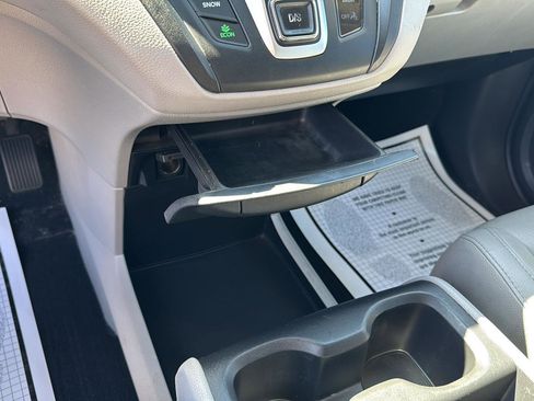 Used 2018 Honda Odyssey EX-L image 17