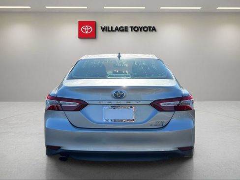 Certified 2020 Toyota Camry XLE FWD image 4