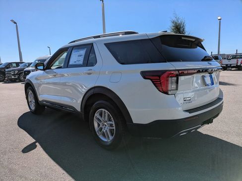 New 2026 Ford Explorer Active w/ Active Comfort Package image 6