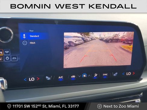 Used 2025 Chevrolet Traverse LT image 26