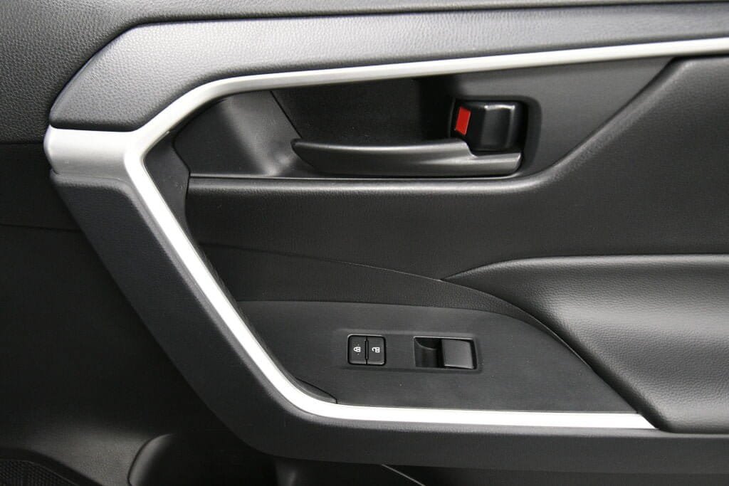 Certified 2025 Toyota RAV4 LE FWD image 27