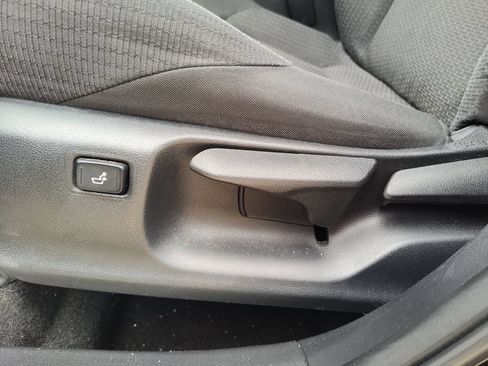 Used 2018 Toyota C-HR XLE FWD image 20