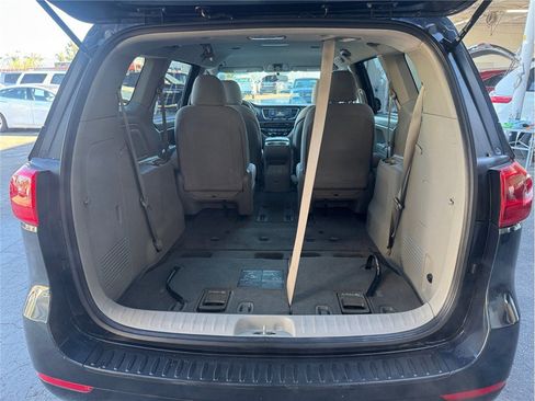 Used 2017 Kia Sedona LX image 24