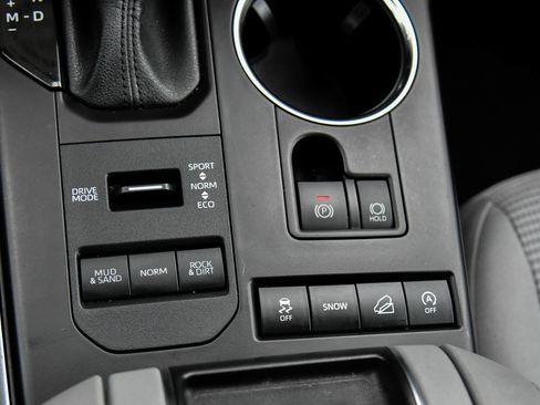 Used 2022 Toyota Highlander LE AWD/4WD image 26