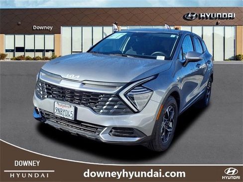 Used 2024 Kia Sportage LX image 1