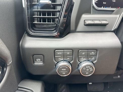 New 2026 GMC Sierra 2500 AT4 w/ AT4 Premium Plus Package AWD/4WD image 18