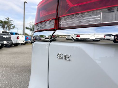 Used 2025 Volkswagen Atlas SE FWD image 5