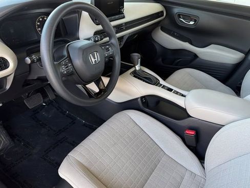 Certified 2025 Honda HR-V LX image 11
