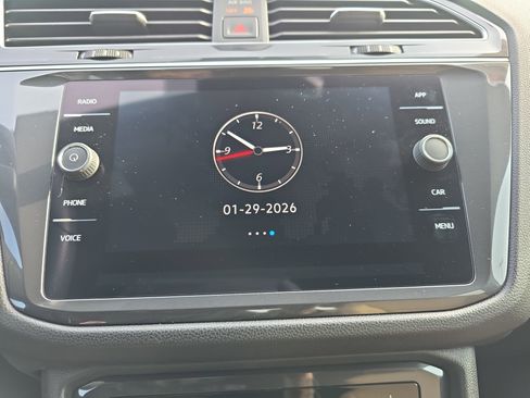 Used 2023 Volkswagen Tiguan SE R-Line image 22