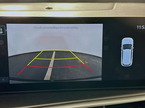 Used 2024 Kia Sorento S image 23