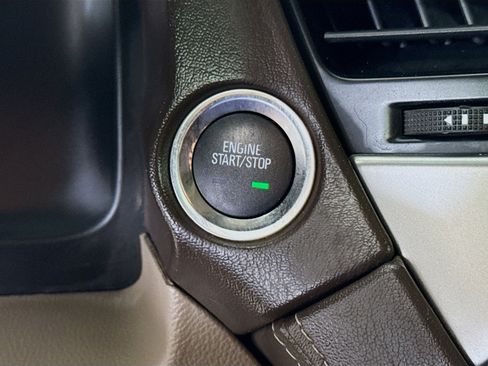 Used 2019 Chevrolet Suburban Premier RWD image 21