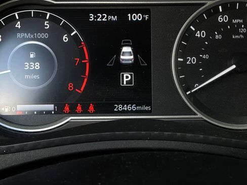 Used 2025 Nissan Versa SV FWD image 34