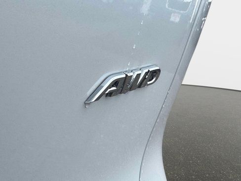 Used 2024 Toyota Corolla Cross L image 9