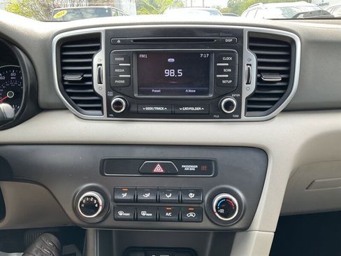 Used 2019 Kia Sportage LX image 19