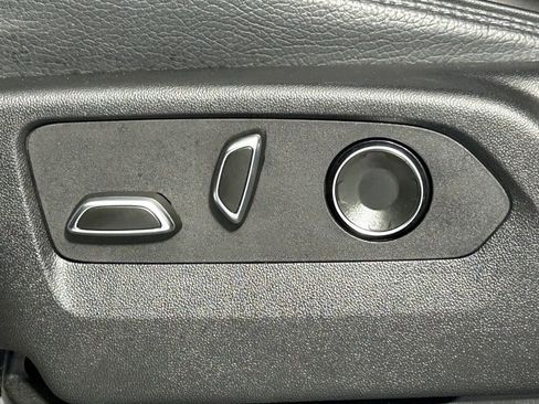 Used 2024 GMC Yukon Denali w/ Denali Reserve Package image 32