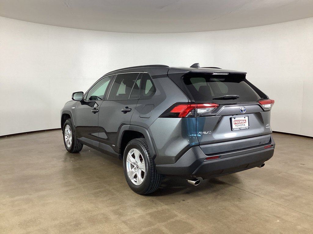 Used 2021 Toyota RAV4 XLE AWD/4WD image 7
