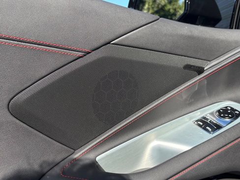 Used 2025 Chevrolet Corvette Z06 RWD image 26