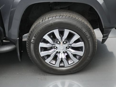Certified 2022 Toyota Tacoma Limited AWD/4WD image 37
