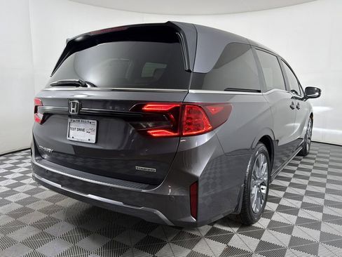 Used 2025 Honda Odyssey Touring image 6