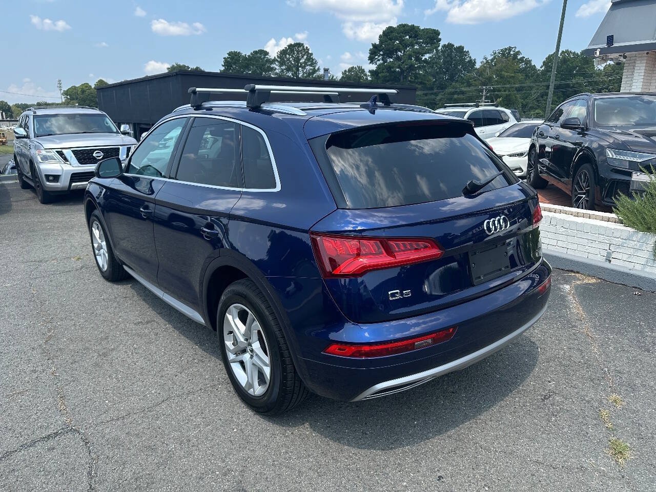 Used 2019 Audi Q5 2.0T Premium w/ Convenience Package AWD/4WD image 3