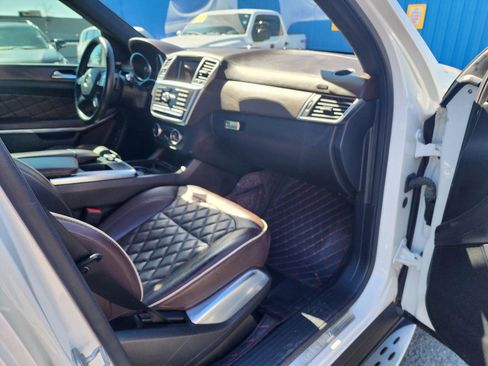 Used 2016 Mercedes-Benz GL 550 4MATIC image 30