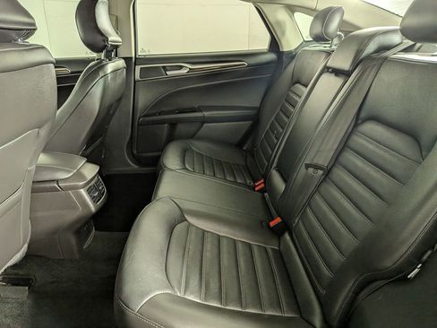 Used 2016 Ford Fusion SE w/ Equipment Group 202A image 35