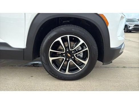 Used 2024 Chevrolet TrailBlazer LT FWD image 33