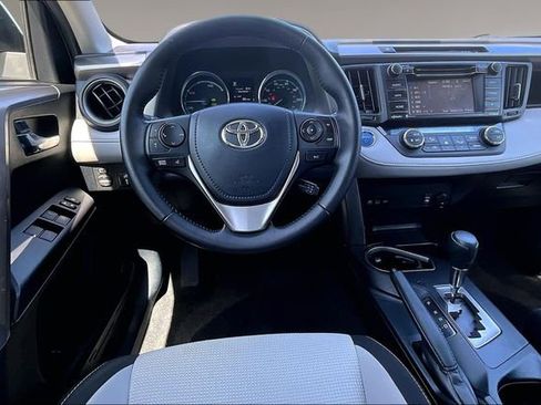 Used 2017 Toyota RAV4 XLE w/ All Weather Liner Package AWD/4WD image 8
