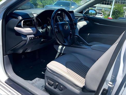 Used 2024 Toyota Camry SE FWD image 13