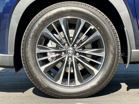 Certified 2026 Toyota Grand Highlander AWD Hybrid image 27