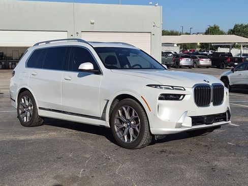 Used 2024 BMW X7 xDrive40i w/ Executive Package AWD/4WD image 3