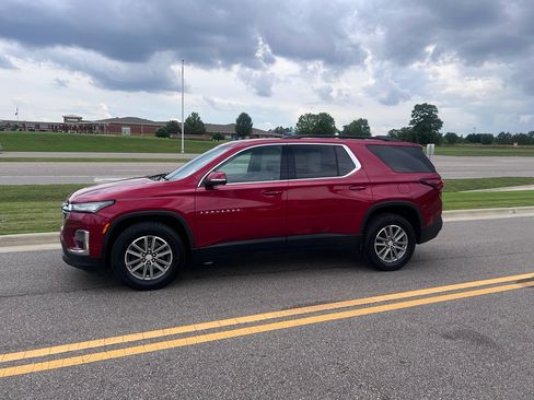 Used 2022 Chevrolet Traverse LT FWD image 8