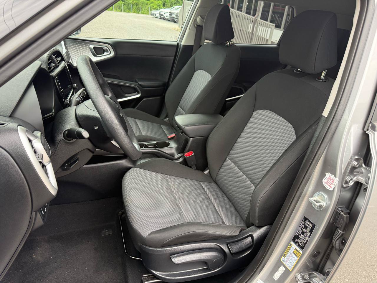 Used 2022 Kia Soul LX w/ Technology Package FWD image 11