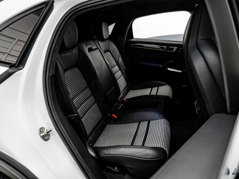 Used 2022 Porsche Cayenne Turbo image 83