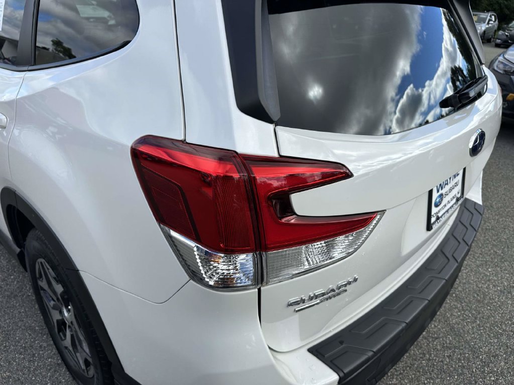 Certified 2023 Subaru Forester Premium AWD/4WD image 8