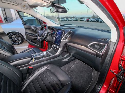 Used 2024 Ford Edge SEL image 16