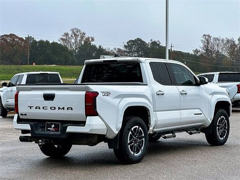 Used 2024 Toyota Tacoma TRD Sport image 8