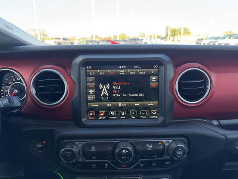 Used 2021 Jeep Gladiator Rubicon AWD/4WD image 27