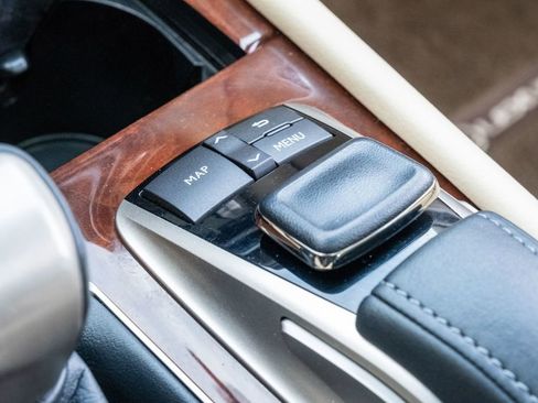 Used 2017 Lexus LS 460 image 22