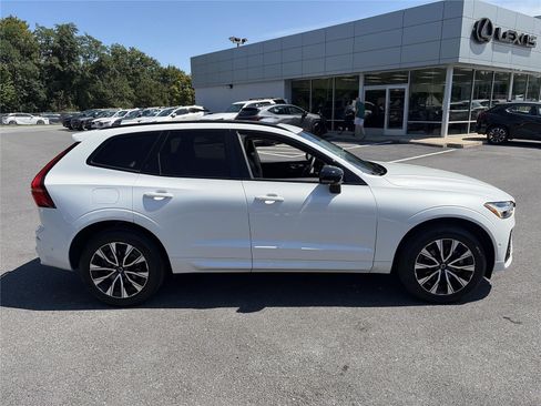 Used 2024 Volvo XC60 B5 Plus w/ Protection Package Premier AWD/4WD image 6