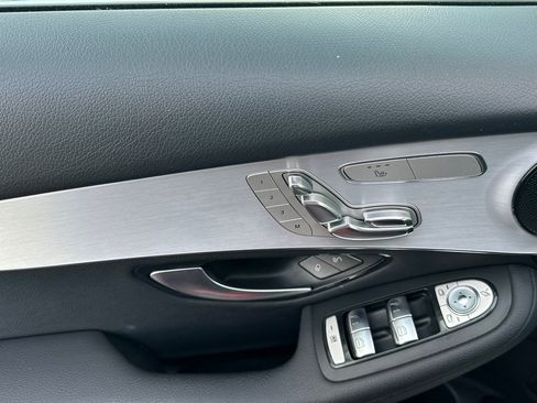 Used 2019 Mercedes-Benz GLC 300 4MATIC image 11