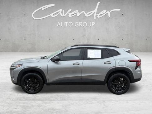 Used 2025 Chevrolet Trax ACTIV FWD image 13