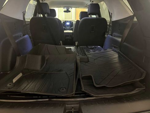 Used 2021 Chevrolet Traverse LT w/ LPO, Floor Liner Package AWD/4WD image 24