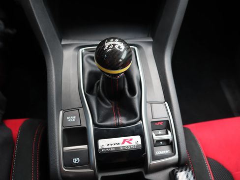 Used 2018 Honda Civic Type R image 16